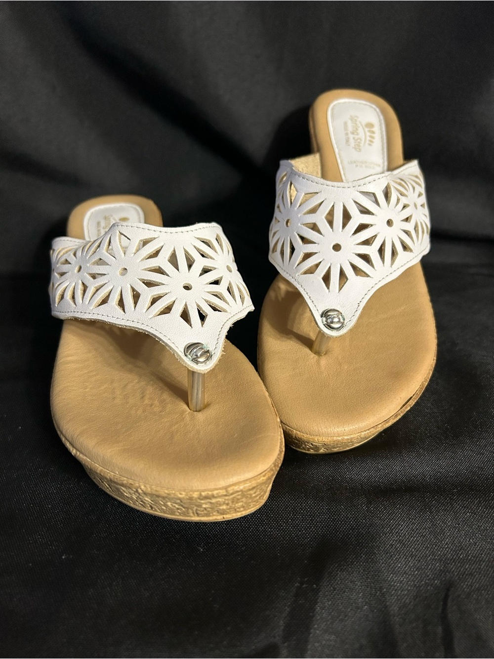 Spring Step Women’s Leather White Cutout Thong Sandals SZ 9 - 9.5